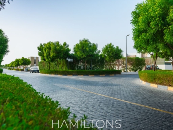 Luxury Villa | Strategic Location | Resale Unit 20 uhkjJFr2z3wFJBppW5twPoJTKZNGmvgo4dL5AgsTmarkScale40markAlignbottomcentermarkAlpha069d 1 126