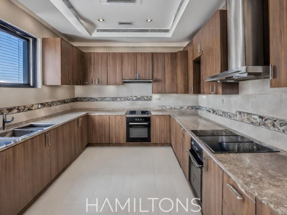 Luxury Villa | Strategic Location | Resale Unit 32 uhkjJFr2z3wFJBppW5twPoJTKZNGmvgo4dL5AgsTmarkScale40markAlignbottomcentermarkAlpha0 193